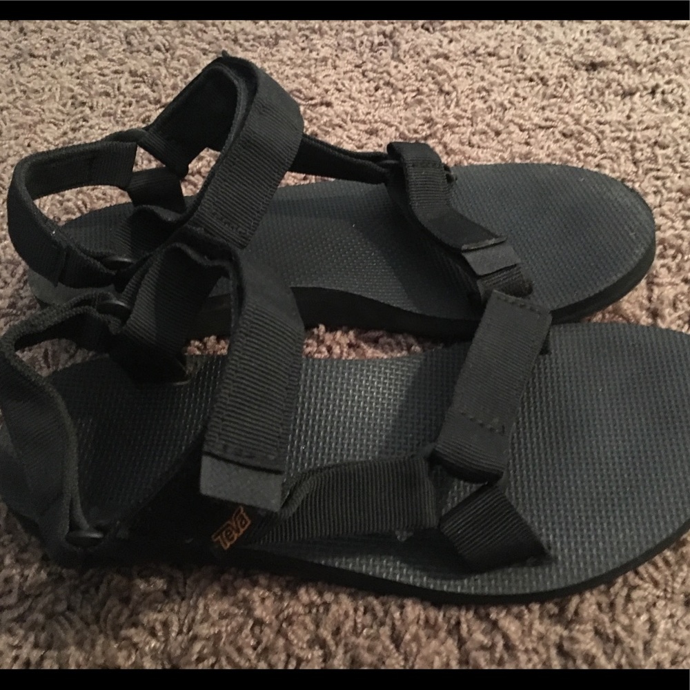 Teva solid black